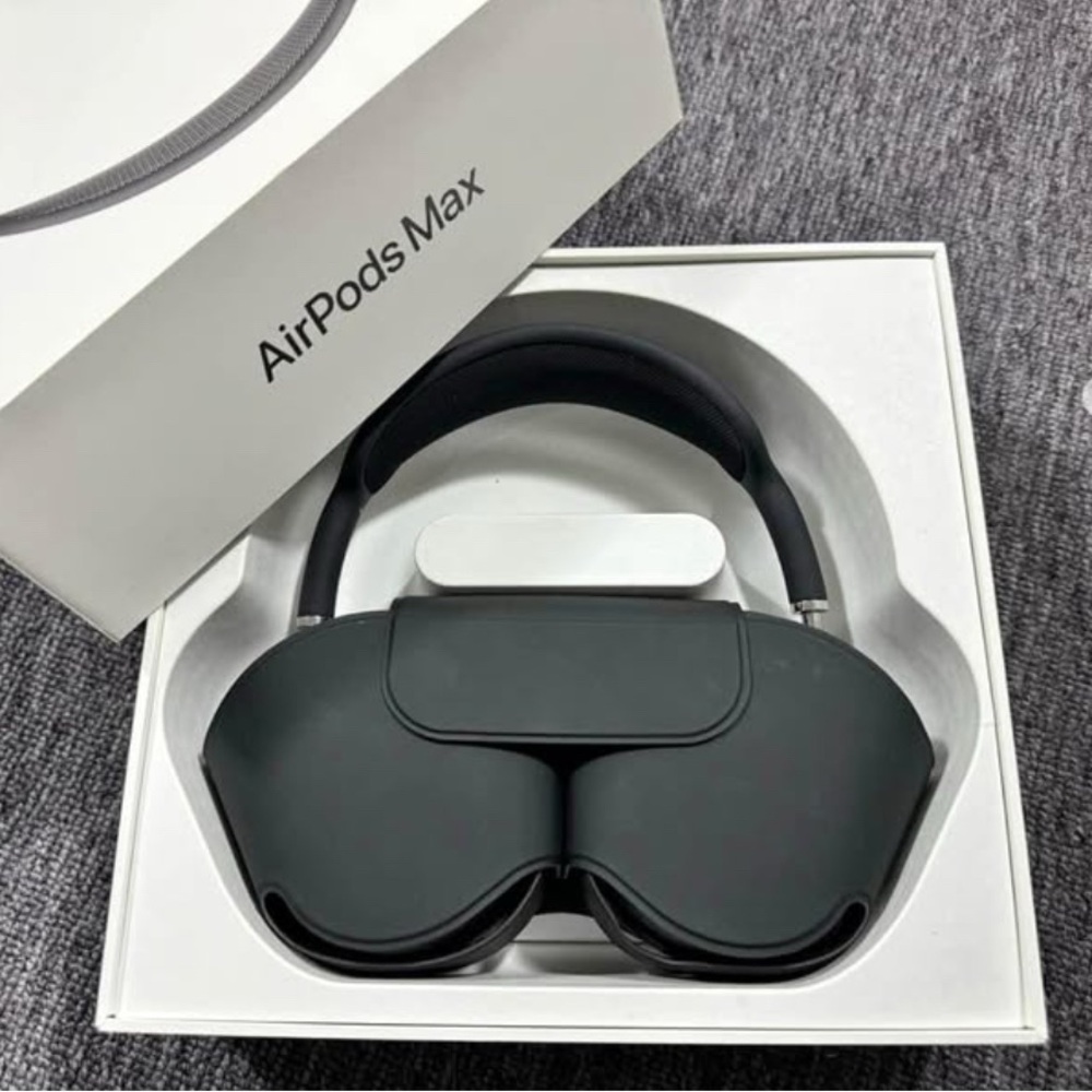 Airpod Max 'Midnight' with SmartCase - Picture 4 of 6